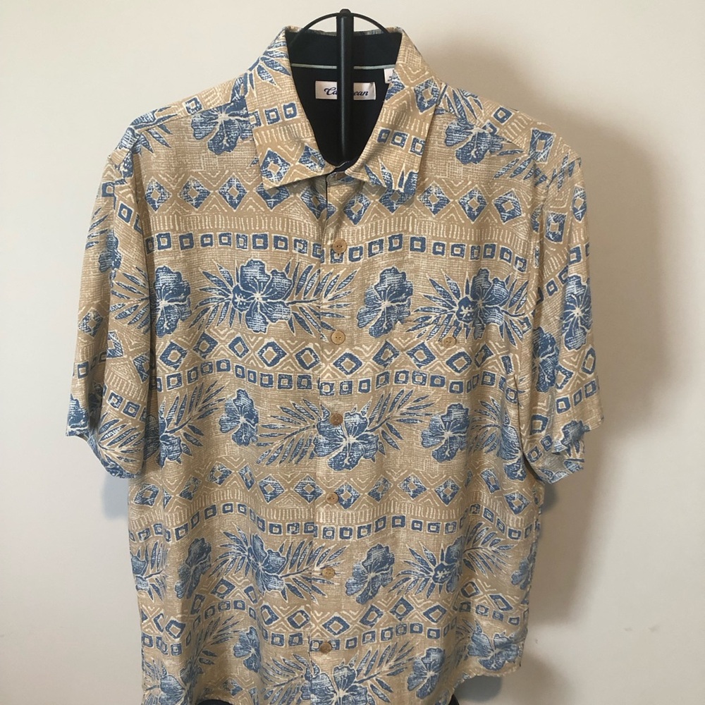 Caribbean Beige and Blue Floral Short-Sleeve Button-Down Shirt